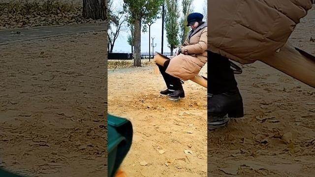 в 40 на качели) .mp4