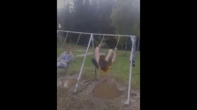 Качели и Моцарт. Моцарт и качели. смотреть онлайн