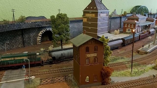 ROCO; PIKO MODELEISENBAHN H0 Buntes treiben CSD DR. смотреть онлайн