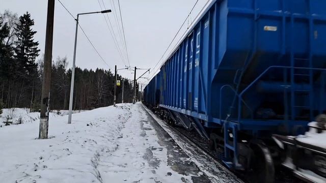 Электровоз постоянного тока ВЛ10у-076 с грузовым составом. смотреть онлайн