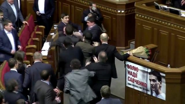 Verkhovna Rada of Ukraine Barna vs Yatsenyuk 2015.12.11 смотреть онлайн