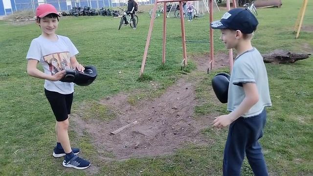 29.04.2023 Прогулка семейная смотреть онлайн