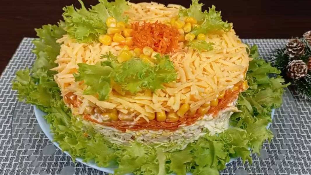 Пикантный салат на любой праздник с копченой курицей и пекинской капустой смотреть онлайн