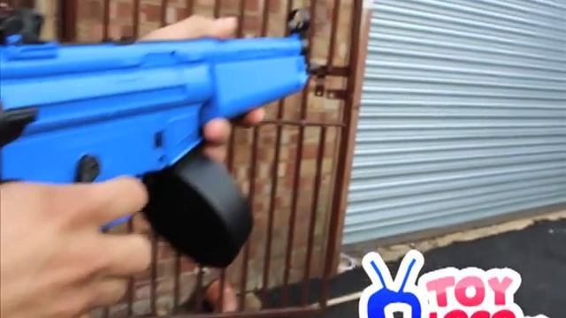 www.toyloco.co.uk D95 Blue MP5 Submachine FPS-180 Airsoft Gun - Electric смотреть онлайн