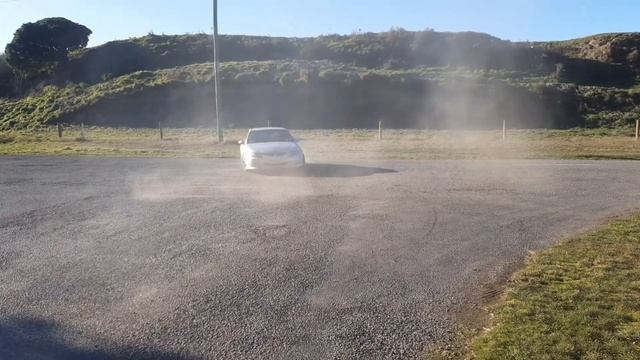 NZ Doughnuts in My Holden Commodore VX SS 5.7L LS V8 2001 смотреть онлайн