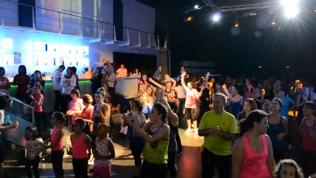 ZUMBA por ALEXIA (botanic tudela) 8 de 13 смотреть онлайн