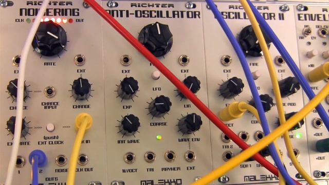 Modular Wild Presents 12 days of Modular 2013-Day 2-VCOs смотреть онлайн