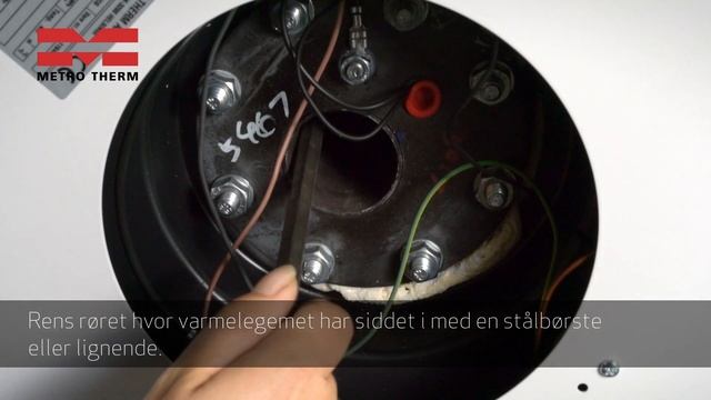 Udskiftning af varmelegeme i METRO THERM varmtvandsbeholder model 60-160 смотреть онлайн