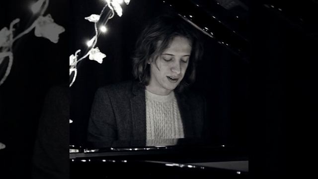 Grey Skies in B Flat Minor смотреть онлайн