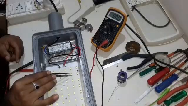 How To Repair Street LED light in home/Repairing Guruji смотреть онлайн
