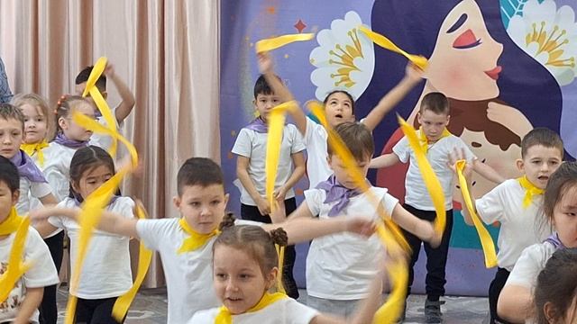 Танец с лентами на день матери смотреть онлайн