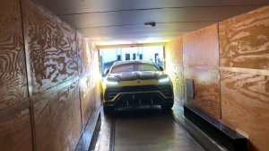 Lamborghini Urus, первый пассажир RAM 3500. Авто из США. Выгодные цены. MM Group