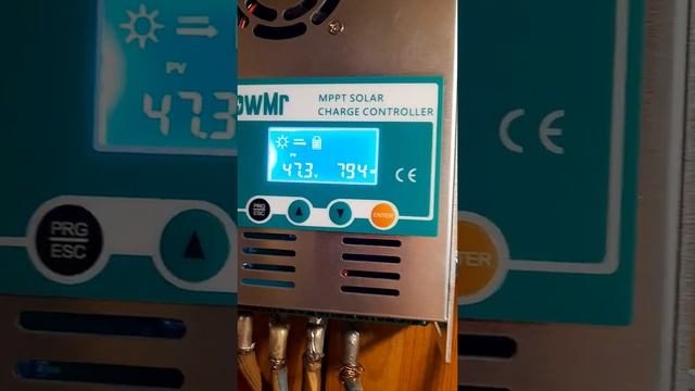 PowMr 60  ампер работает на максимум