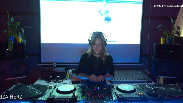 Liza Herz | Synth College SPb | 23.12.2023 смотреть онлайн