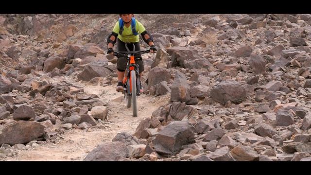 Lance Enjoying Single Track with his Maxwell 24 смотреть онлайн