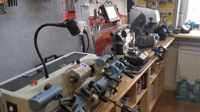 Краткий обзор нашего магазина и мастерской для изготовления ключей смотреть онлайн