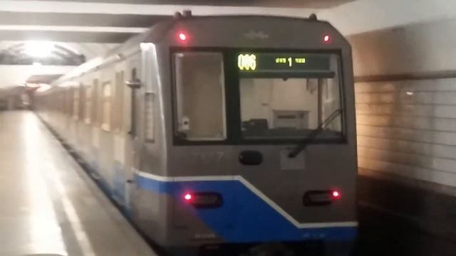 Парад поездов 2021 г. 81-760/761 Ока На станции Таганская смотреть онлайн