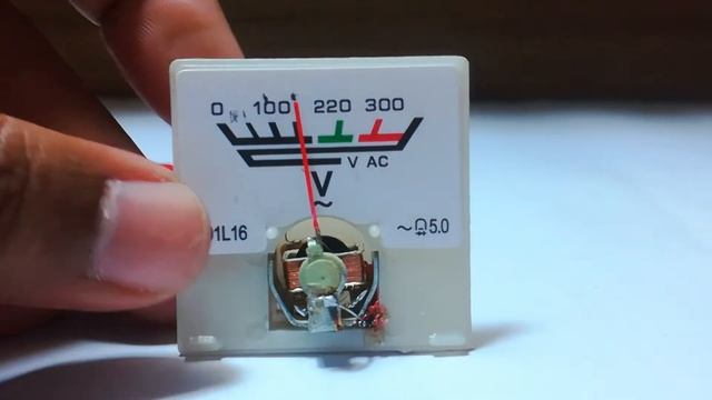 Converting Mains Analong Voltmeter to DC Current Meter Ammeter смотреть онлайн