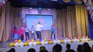 Принял участие в выпускном бале 2