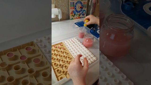 ИГРЫ С ПИПЕТКАМИ+ЛЕГО/СМЕШИВАЕМ/ПЕРЕЛИВАЕМ/КРАСКИ/БАНОЧКИ/ПАЛИТРА/КИСТОЧКИ/ЭКСПЕРИМЕНТЫ смотреть онлайн