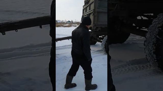 жалко Аксуатскую Среднею Школу что дети и учителя останутся без тепла. смотреть онлайн