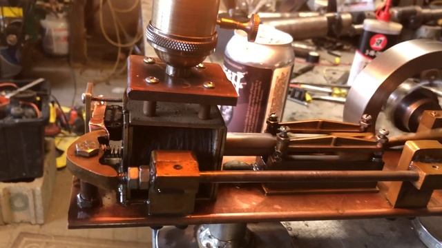 Single cylinder solenoid engine made from scrap смотреть онлайн