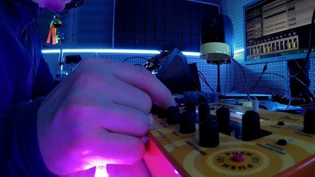 moog DFAM Mother32 DSI Mopho Octatrack_jam1 смотреть онлайн