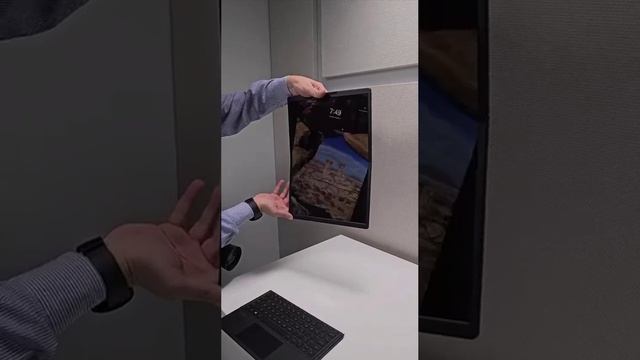 Уникальный гибкий ноутбук HP Spectre Fold показали вживую смотреть онлайн