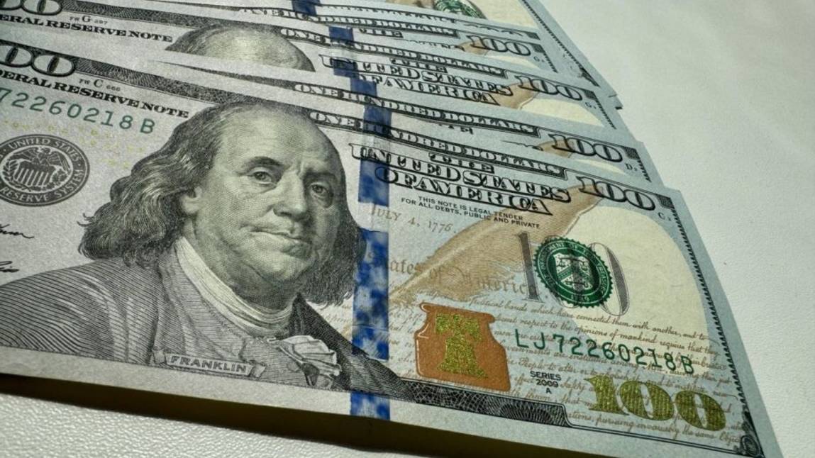 Доллар уже 103 рубля. Что будет дальше? смотреть онлайн