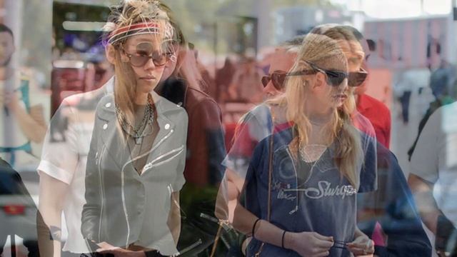 Stella Maxwell Lifestyle/Biography 2021- Age | Networth | Family | Affairs | Cars | Facts