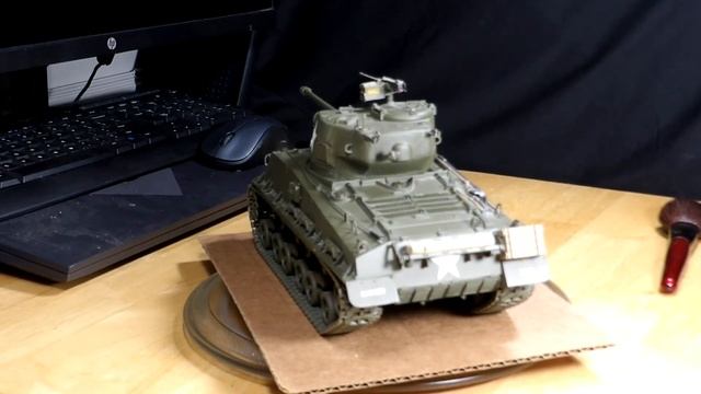 1/24 M4AE8 Sherman Diecast