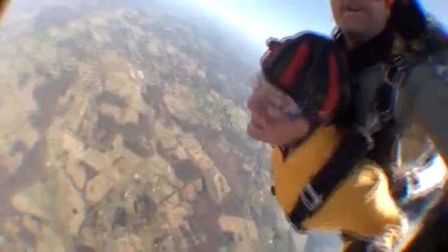DC Skydiving Center makes a Tandem Skydive with Leah смотреть онлайн