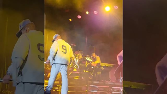 Usher at Dodgers Foundation Blue Diamond Gala 2024. смотреть онлайн