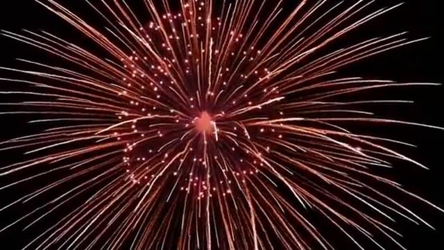 ТОП 10 САМЫХ МОЩНЫХ И КРАСИВЫХ САЛЮТОВ В МИРЕ смотреть онлайн