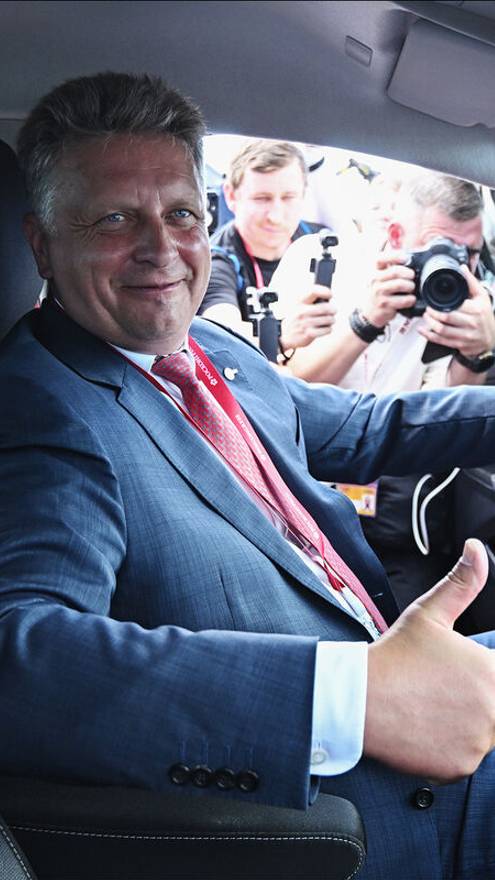 НИВА, поплавок! смотреть онлайн