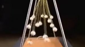 танцующие шары маятник ньютона физика