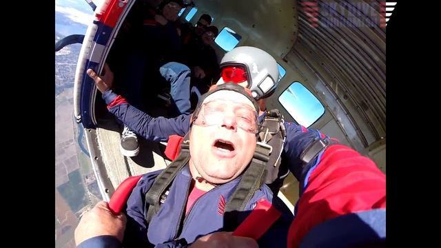 Mark Crowley's Tandem skydive! смотреть онлайн