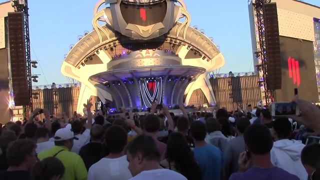 Появление Skrillex (Alfa Future People 2014) смотреть онлайн