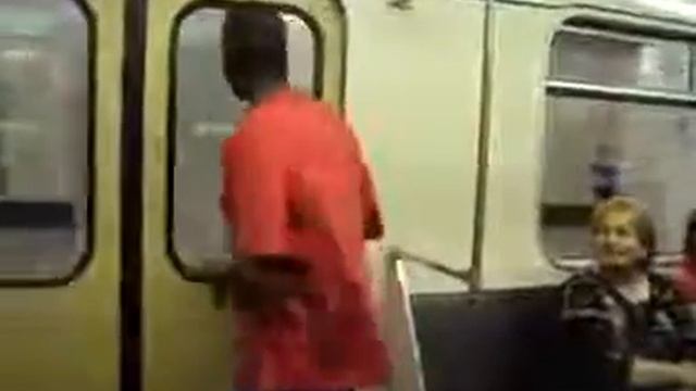 Фанат мексики в метро после матча FIFA-2018 смотреть онлайн