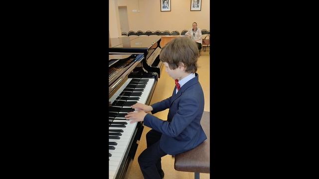 28.04.2023 Булат играет перед экзаменом, генеральная репетиция смотреть онлайн