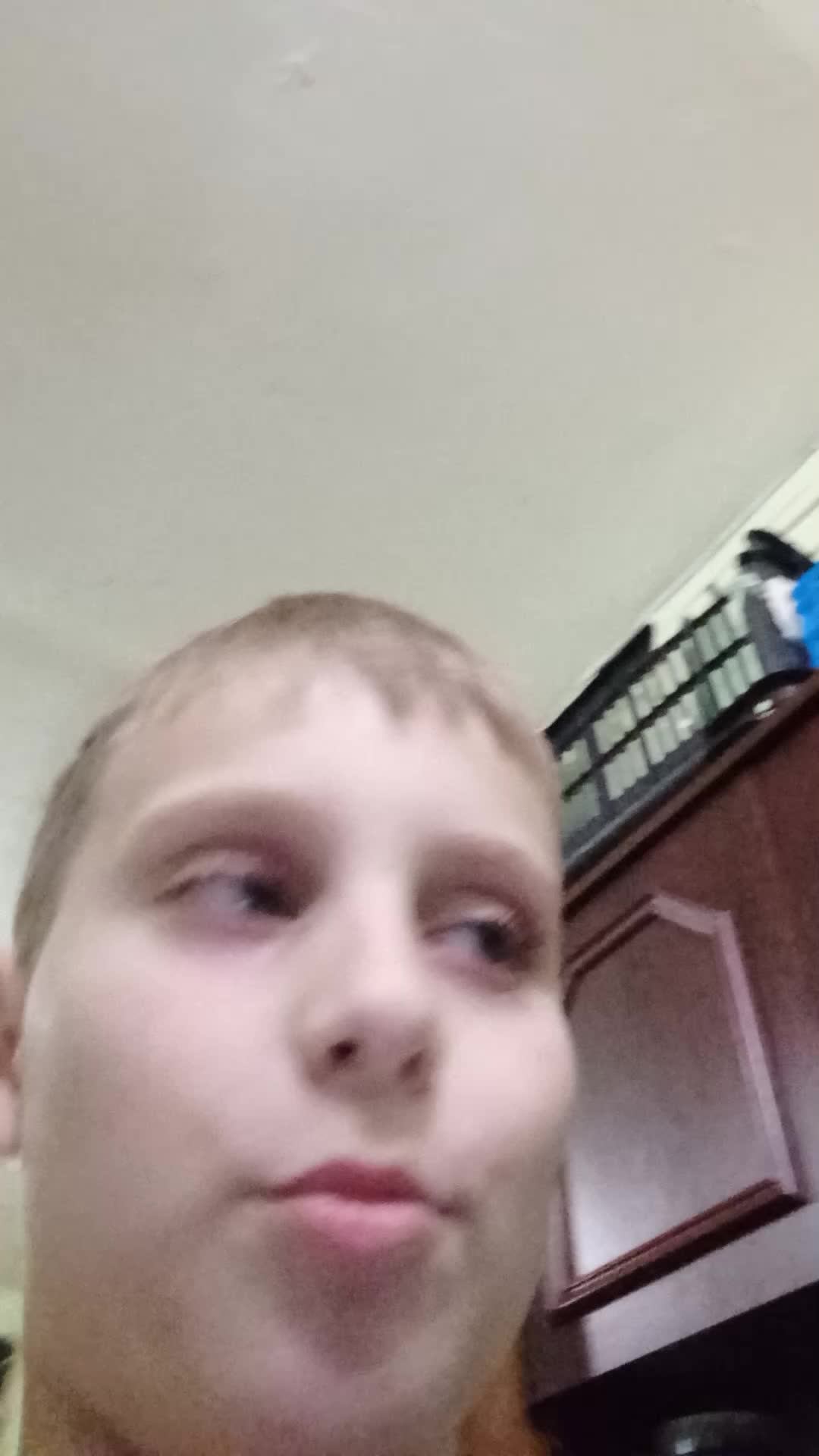 прятки даганялки с мойм братом