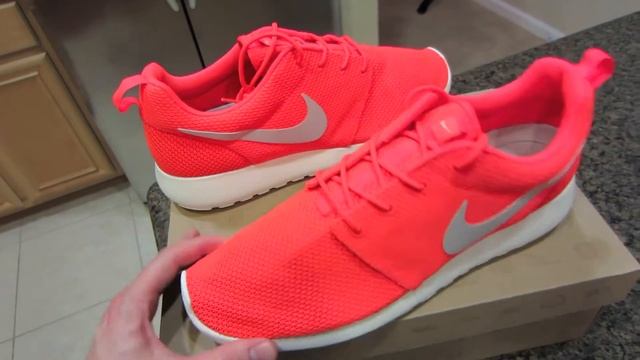 Nike Roshe Run "Total Crimson" смотреть онлайн