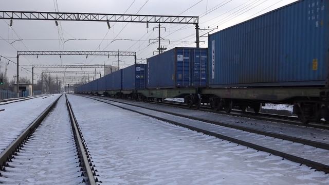 Электровоз ВЛ80К-286 с контейнерным грузовым поездом