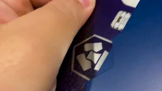 Is It Sharp? (Eps26): ASMR Unboxing Crypto.Com Royal Indigo Visa смотреть онлайн