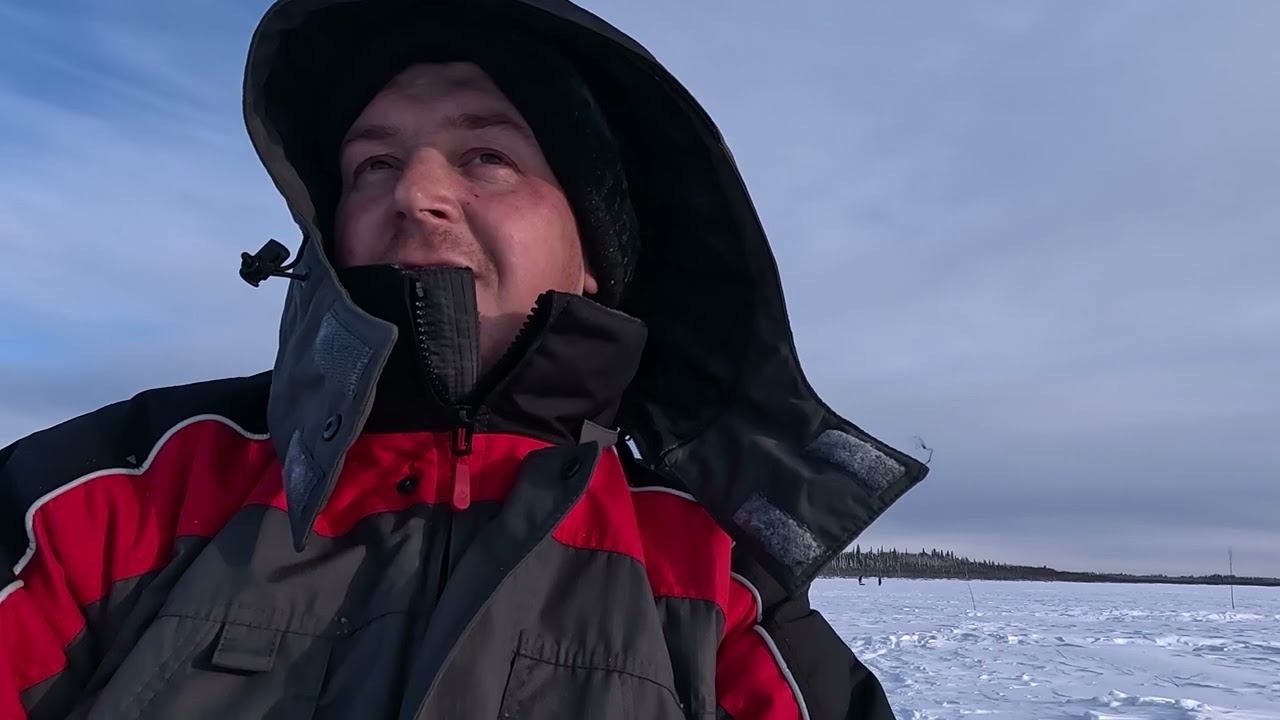Засадили снегоход БУРАН в слуз. Вытаскиваем БУРАН и ТАЙГУ из водного плена. смотреть онлайн