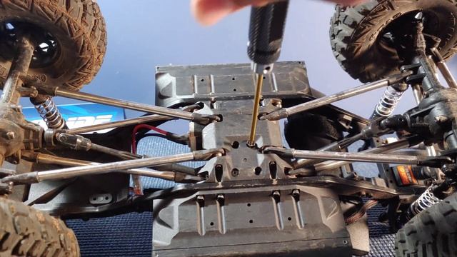 Ultimate Modulation and Torque! | Installing a HH CrawlMaster Sport 540 16T Motor into our VSCX10 I смотреть онлайн
