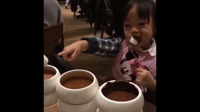 Max Brenner Chocolate Bar NYC with Pacha ช็อคโกแลตที่อร่อยที่สุด ที่หลายคนอยากจะกิน смотреть онлайн