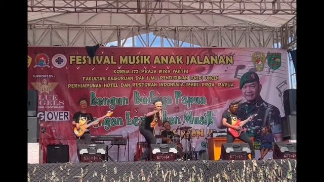 Final musik jalanan Jayapura Papua - AYO NGOPI (DUDUNG ABDURACHMAN) COVER OZONE BAND - juara 1 смотреть онлайн