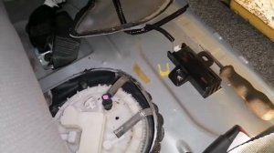 Toyota Vitz 1nr-fe замена топливного фильтра...