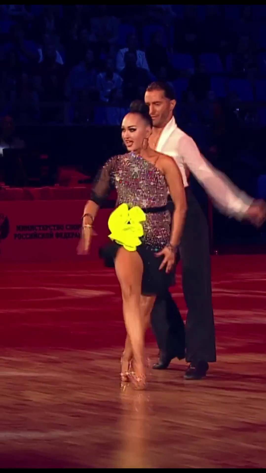 Бальные танцы. Чемпионат мира смотреть онлайн